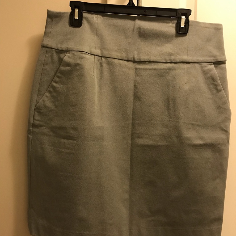 Banana Republic stretch skirt size 14